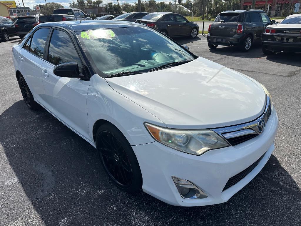 2013 Toyota Camry Hybrid LE photo