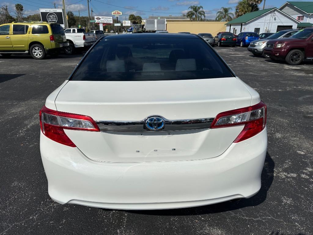 2013 Toyota Camry Hybrid LE photo