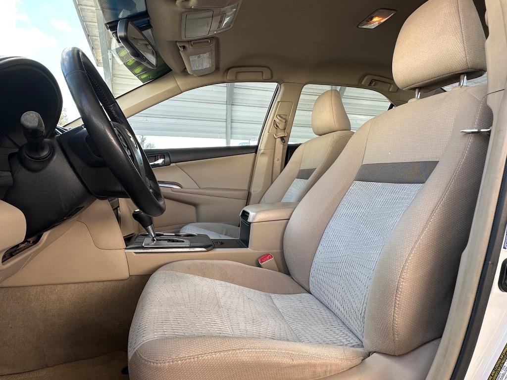 2013 Toyota Camry Hybrid LE photo