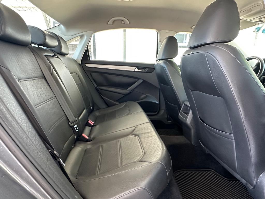 2015 Volkswagen Passat Wolfsburg photo
