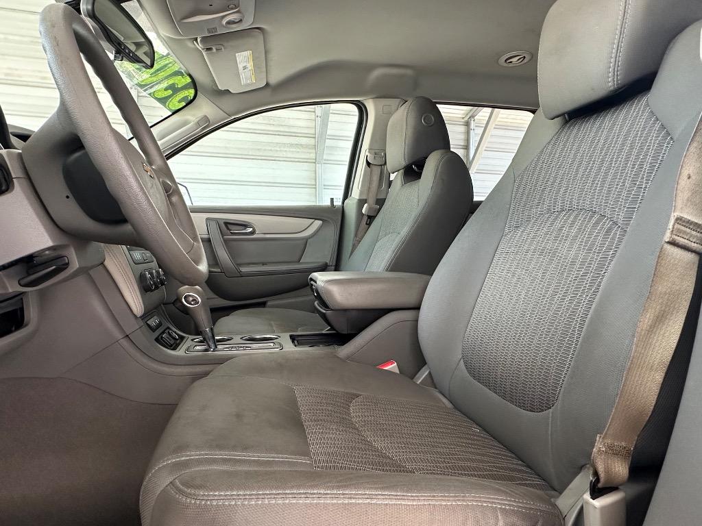 2016 Chevrolet Traverse LS photo