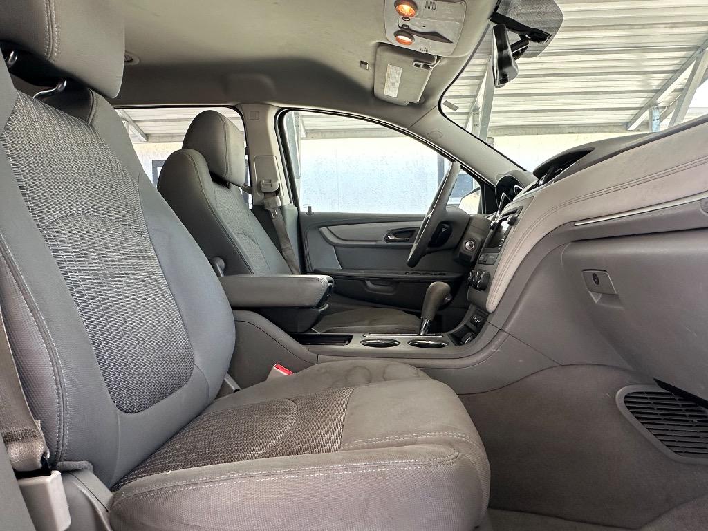 2016 Chevrolet Traverse LS photo