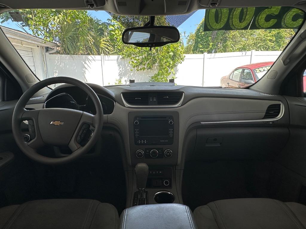 2016 Chevrolet Traverse LS photo