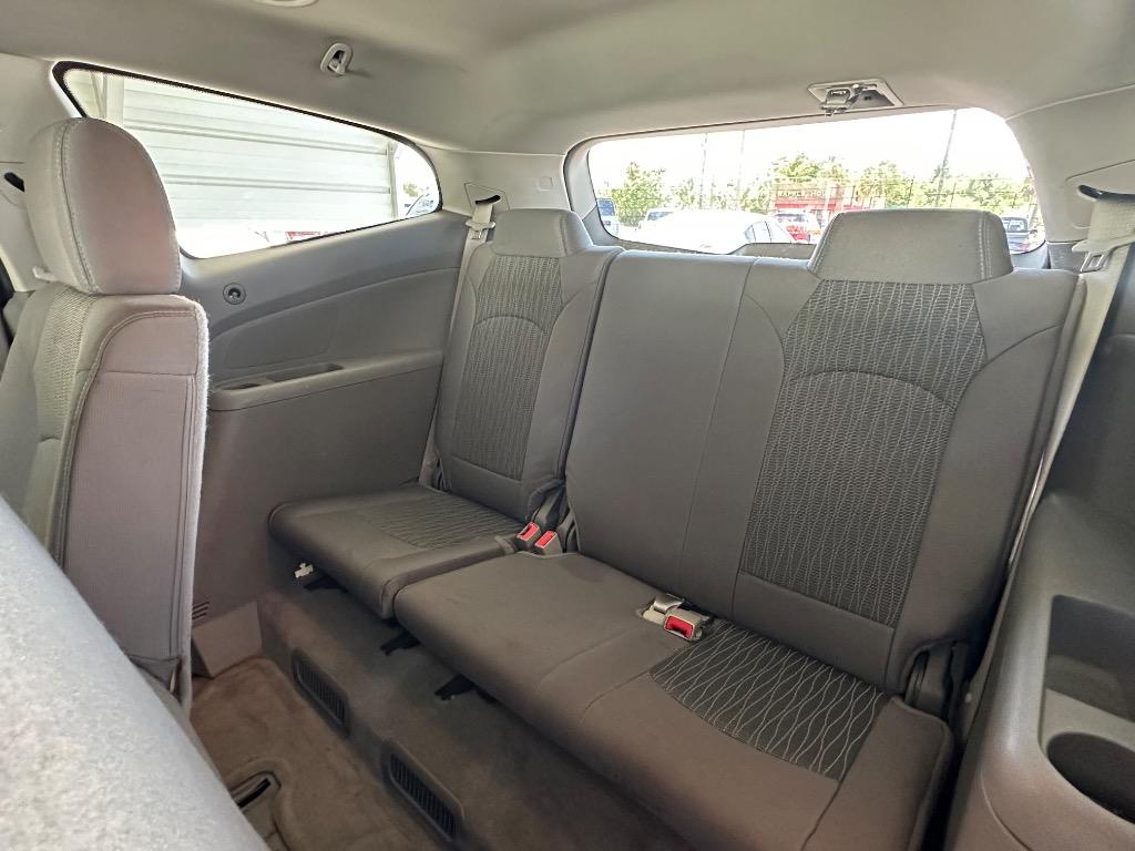 2016 Chevrolet Traverse LS photo