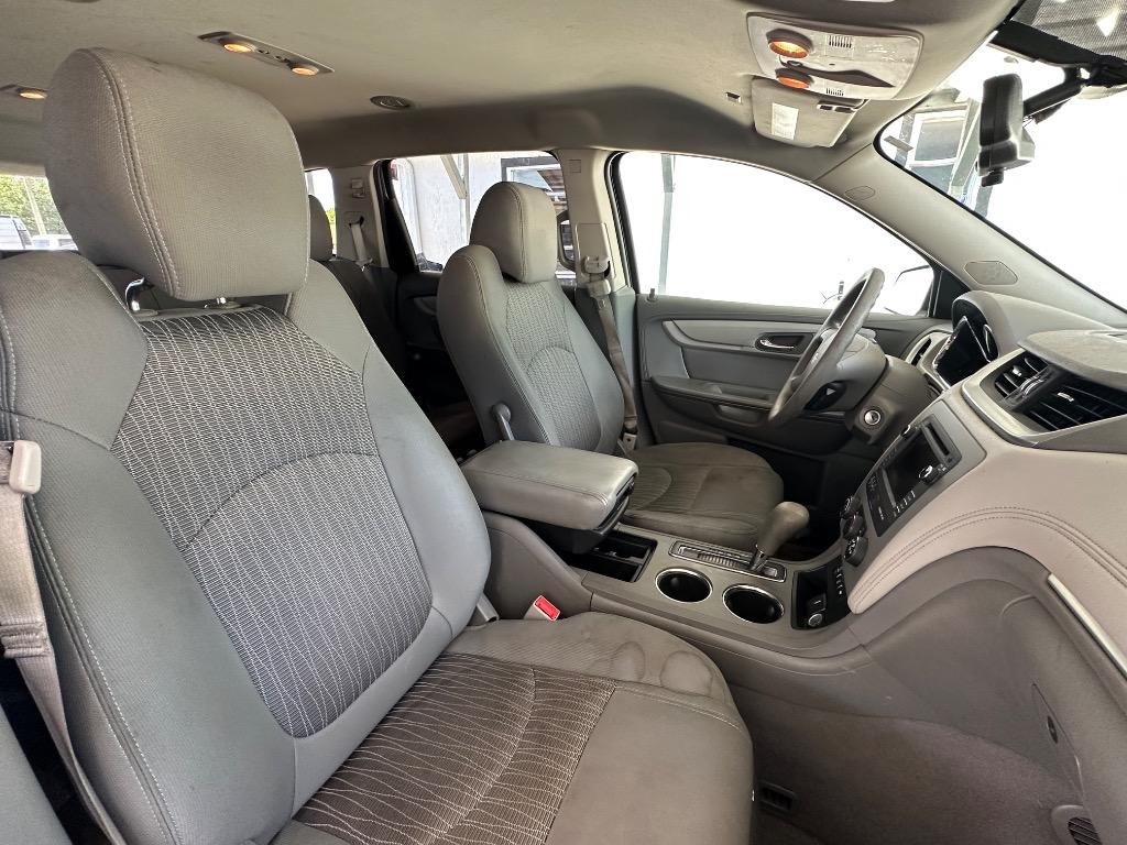 2016 Chevrolet Traverse LS photo