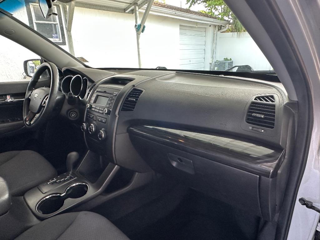2013 Kia Sorento LX photo