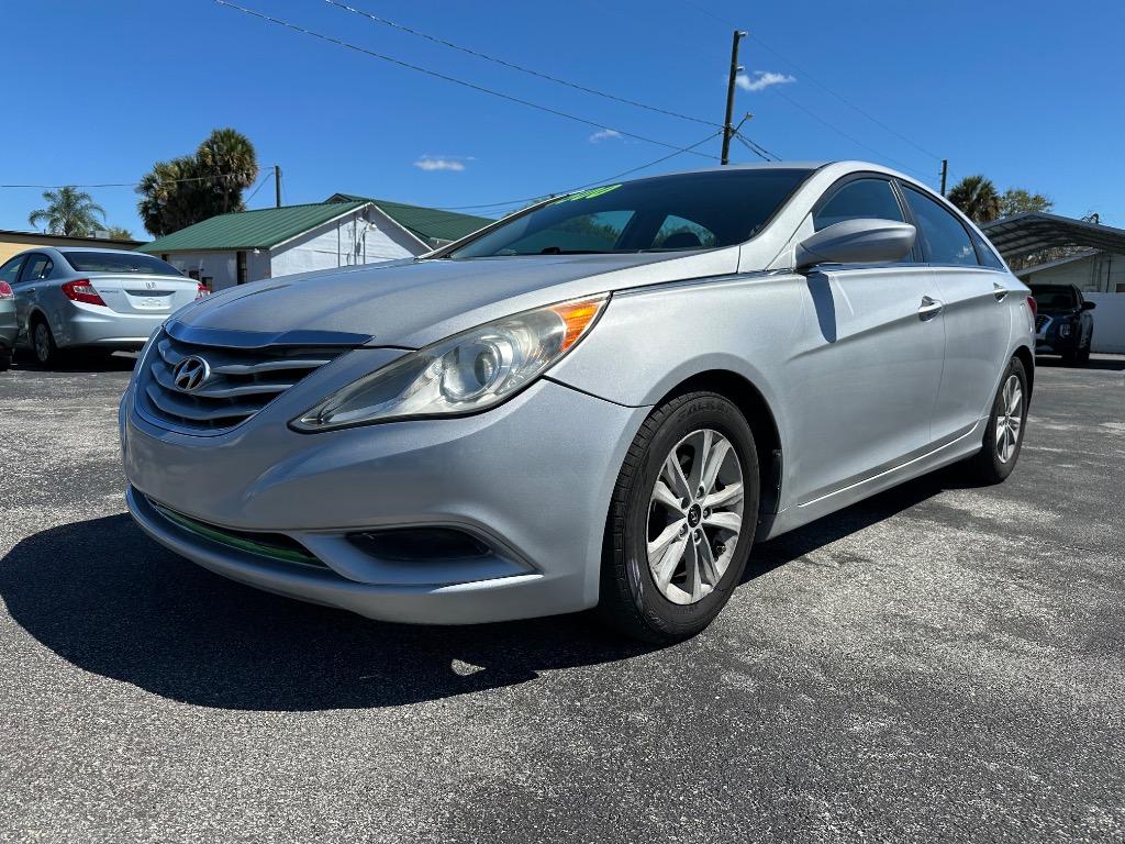2011 Hyundai Sonata - $3,999