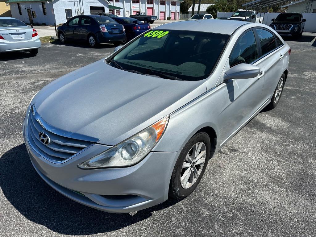 2011 Hyundai Sonata - $3,999