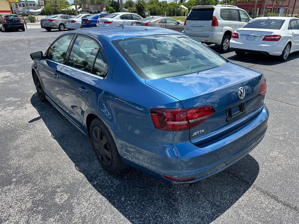 2017 Volkswagen Jetta - $5,500
