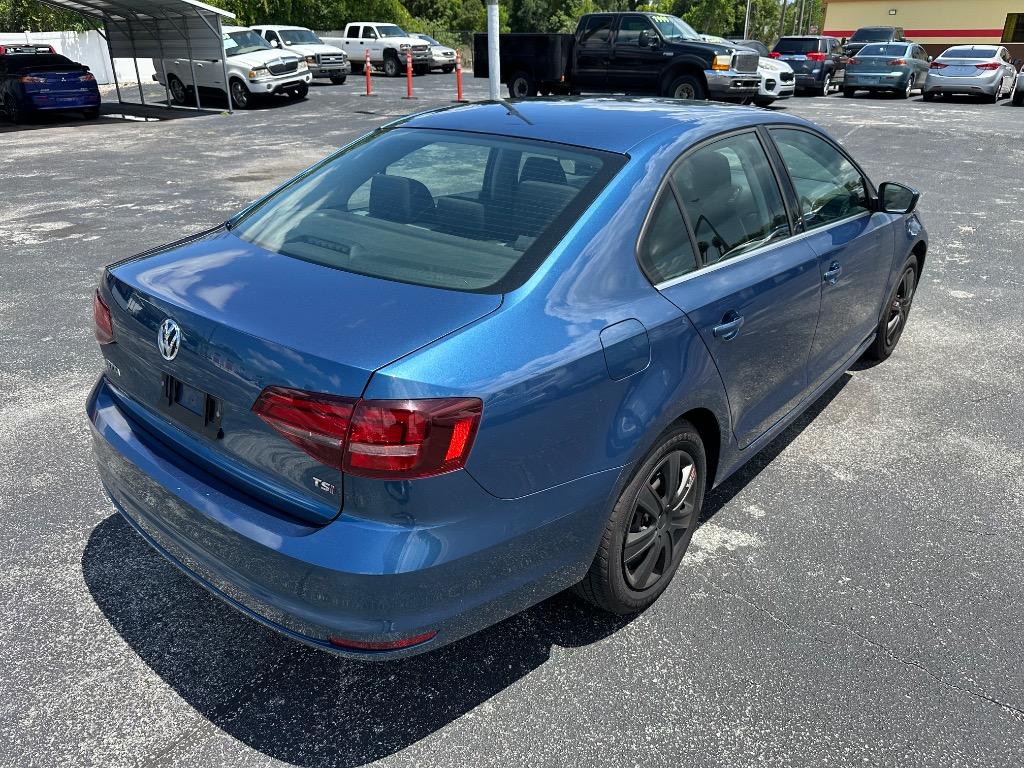2017 Volkswagen Jetta - $5,500