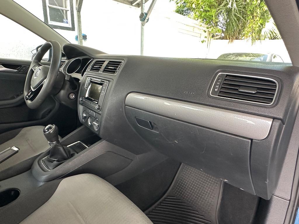 2017 Volkswagen Jetta - $5,500