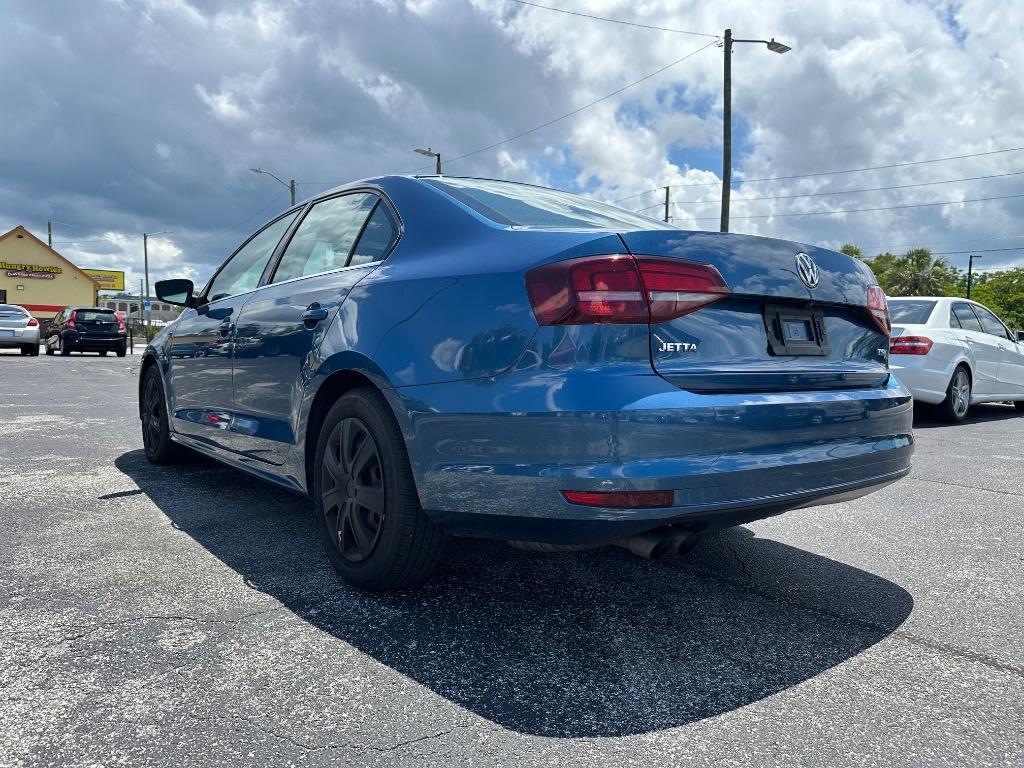 2017 Volkswagen Jetta - $5,500