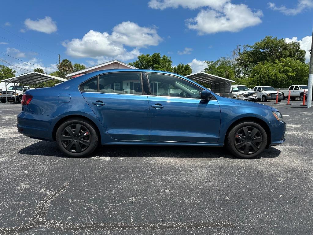2017 Volkswagen Jetta - $5,500