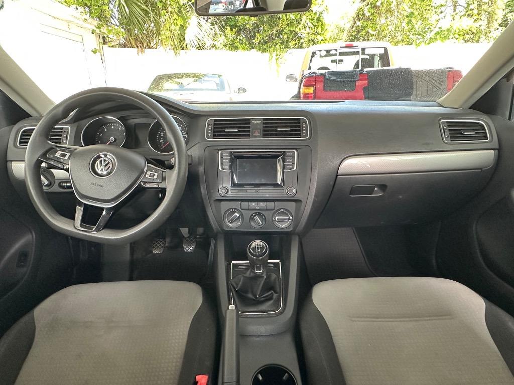 2017 Volkswagen Jetta - $5,500