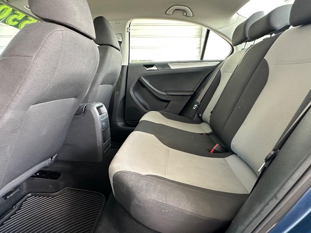 2017 Volkswagen Jetta - $5,500