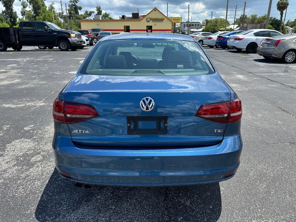 2017 Volkswagen Jetta - $5,500