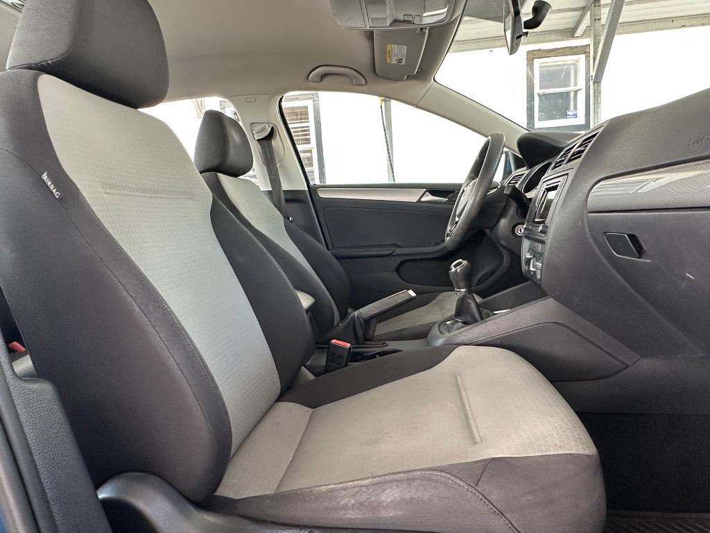 2017 Volkswagen Jetta - $5,500