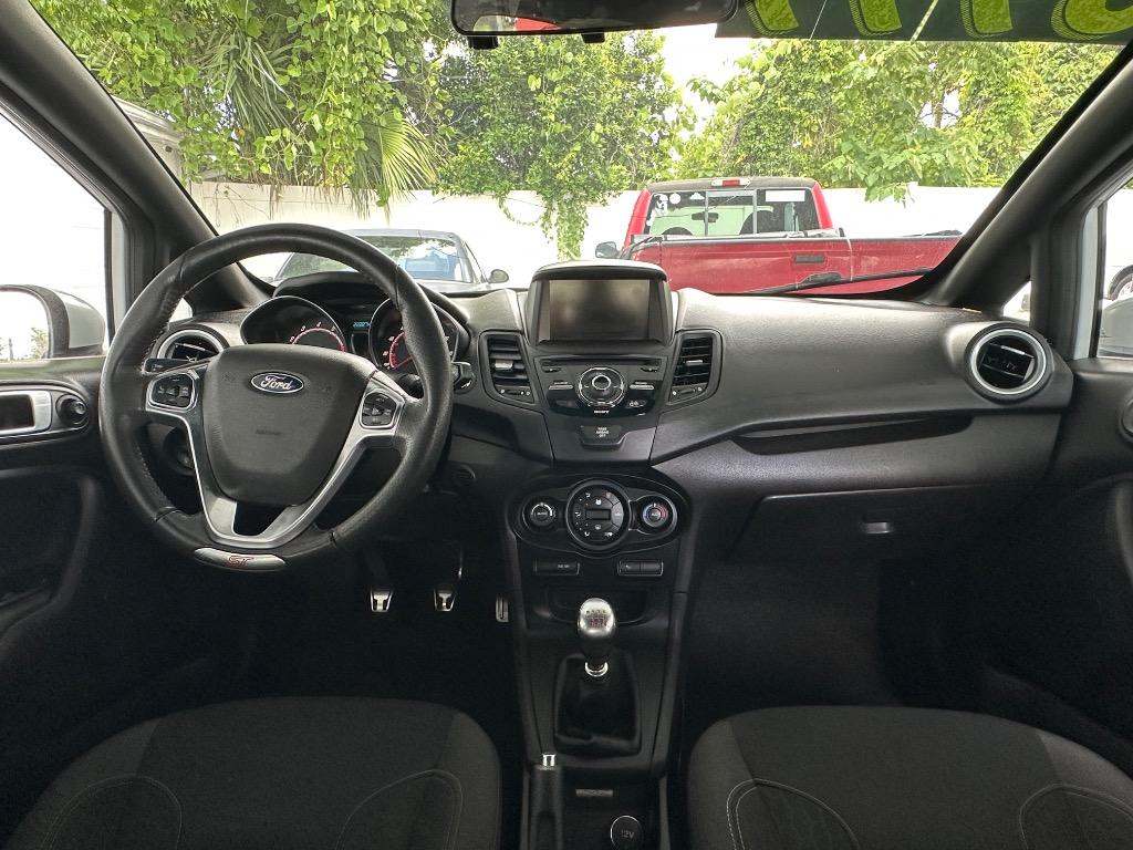 2015 Ford Fiesta - $3,999