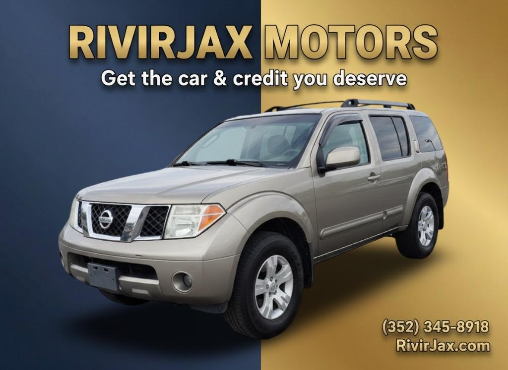 2005 Nissan Pathfinder LE