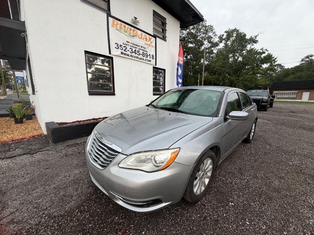 2013 Chrysler 200