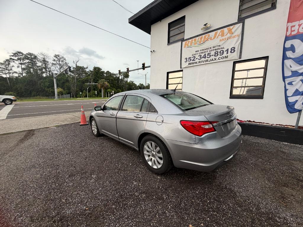 2013 Chrysler 200