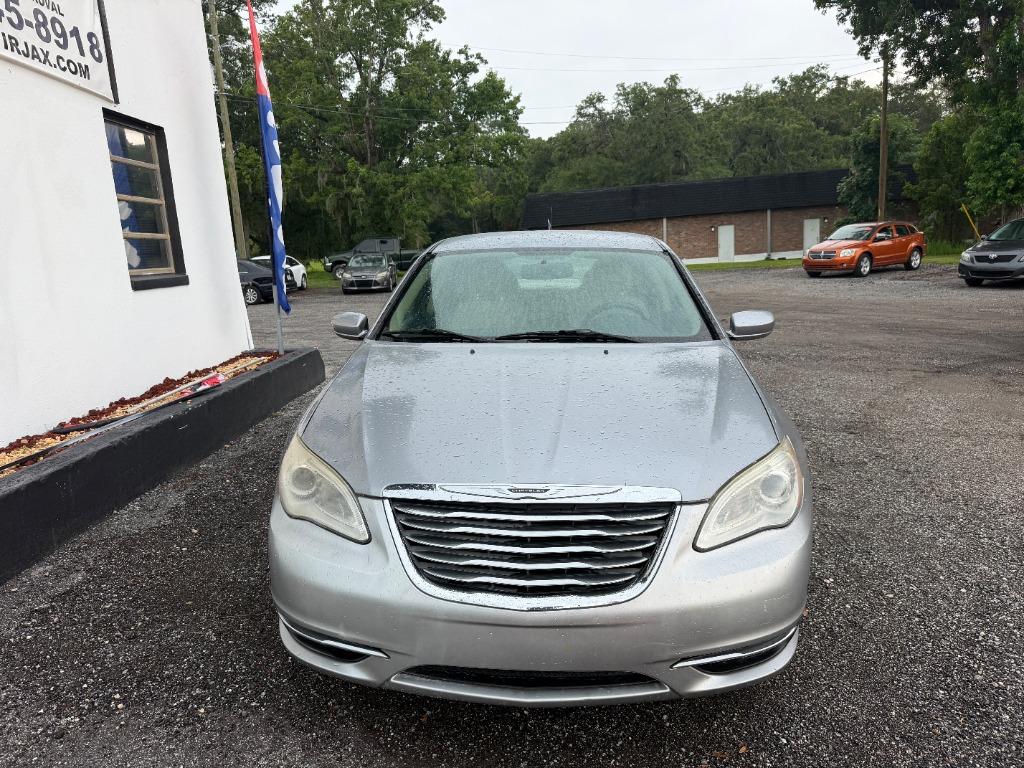 2013 Chrysler 200