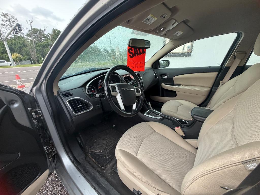 2013 Chrysler 200