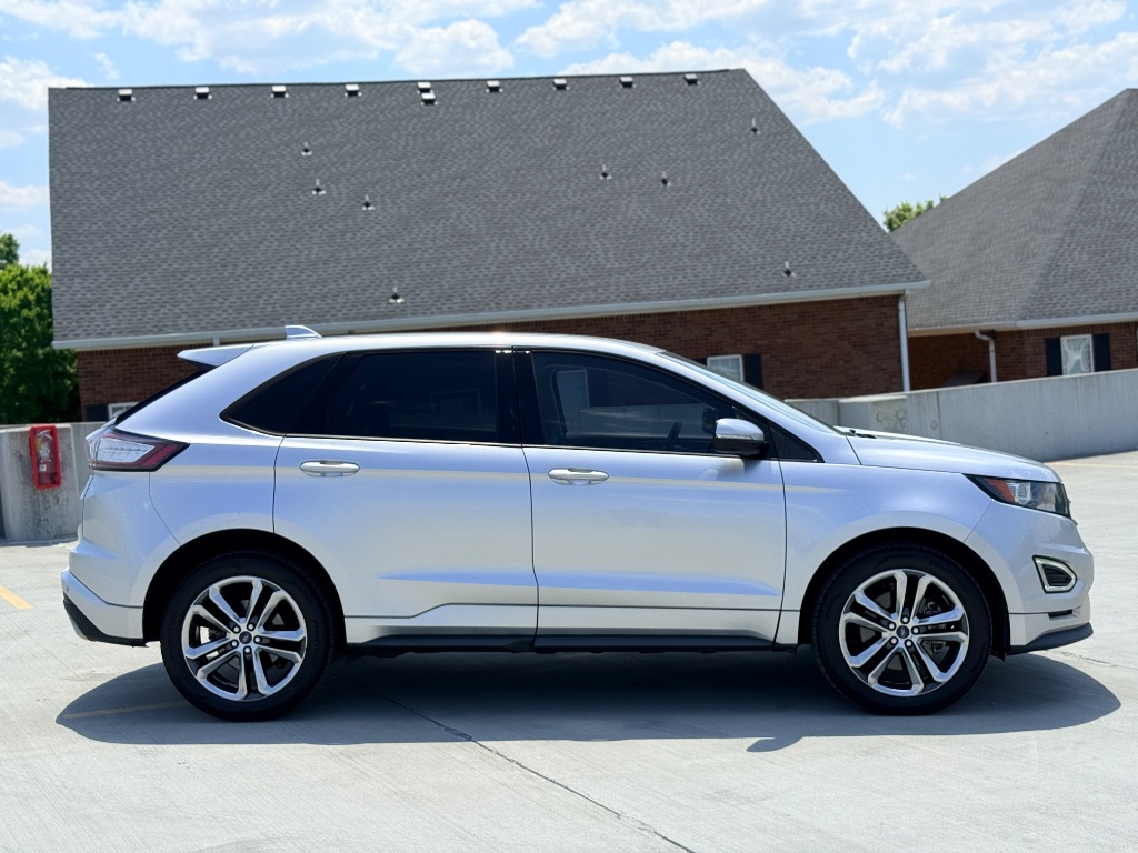 2016 Ford Edge - $9,500