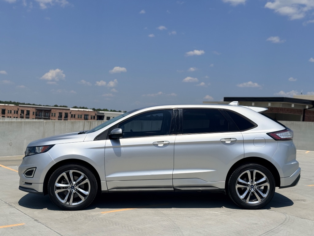 2016 Ford Edge - $9,500