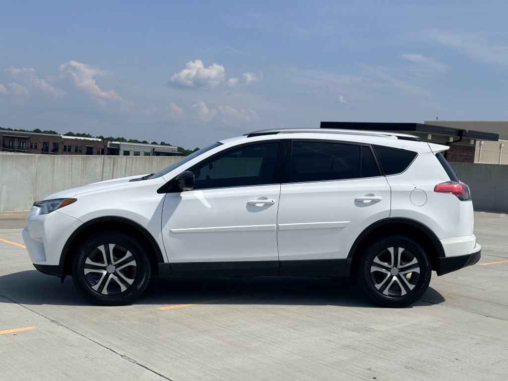 2017 Toyota RAV4 - $17,000