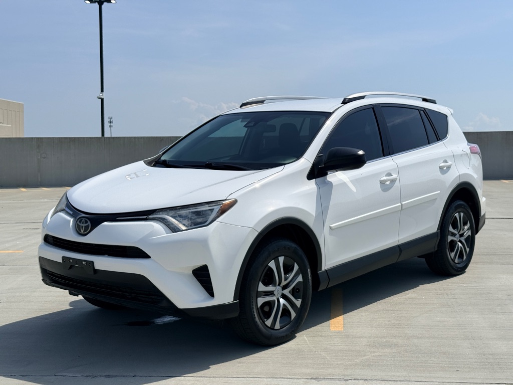 2017 Toyota RAV4 - $17,000