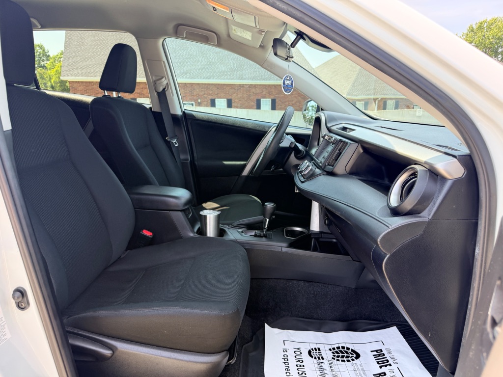2017 Toyota RAV4 - $17,000