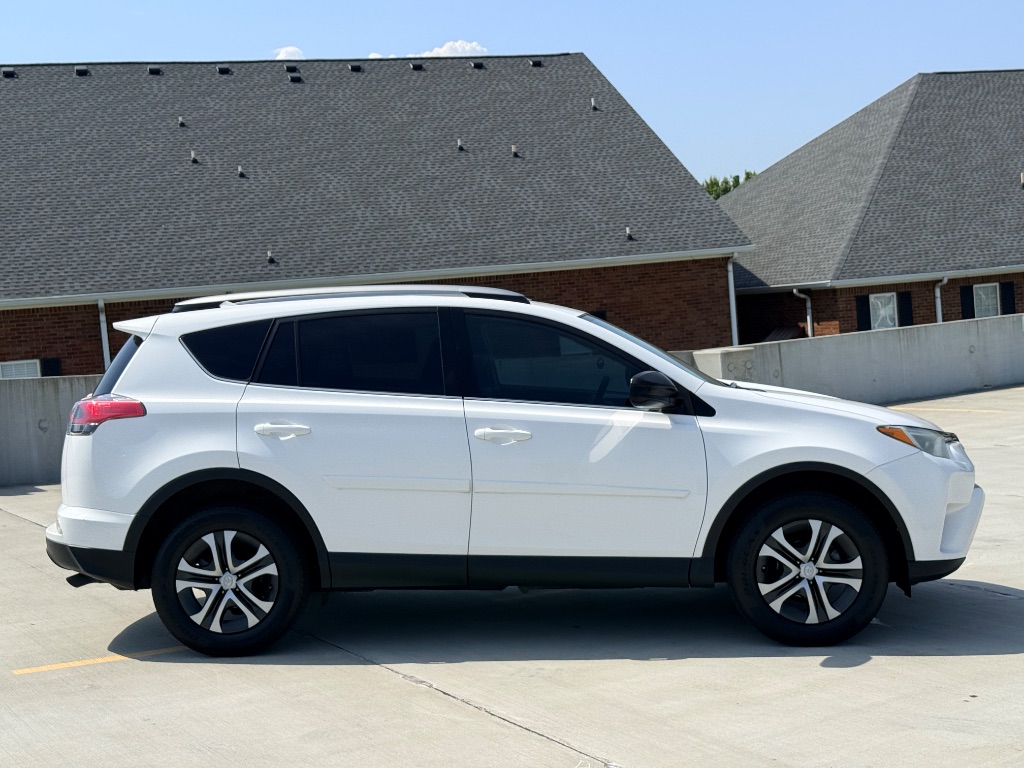 2017 Toyota RAV4 - $17,000