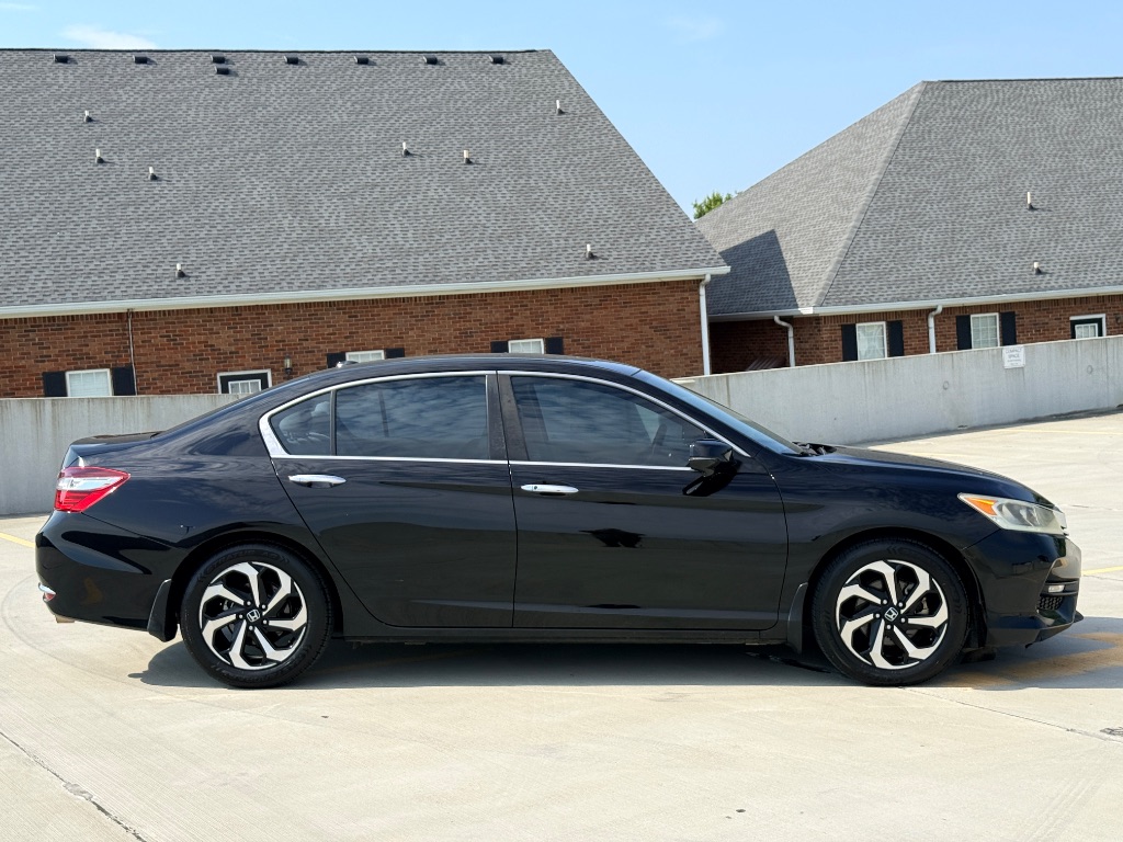 2017 Honda Accord - $14,000