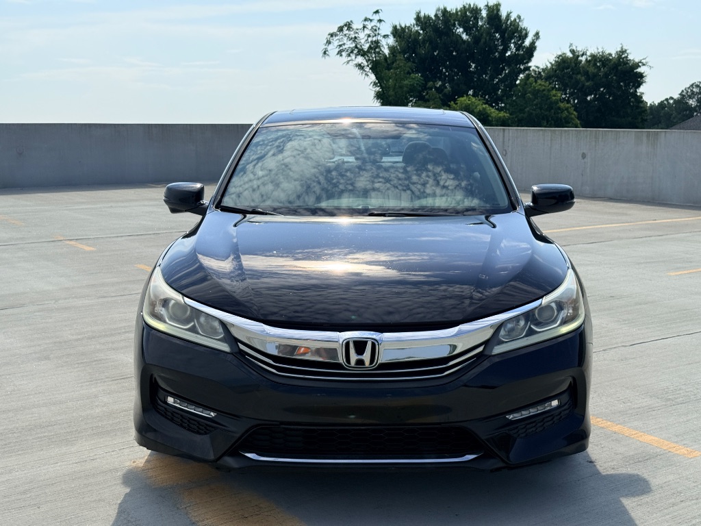 2017 Honda Accord - $14,000