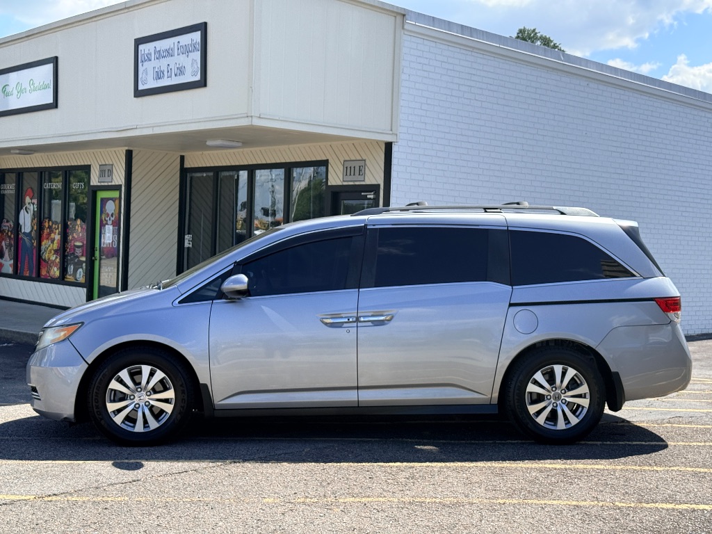 2016 Honda Odyssey - $9,000