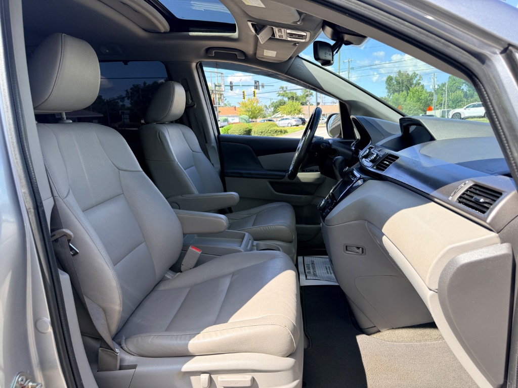 2016 Honda Odyssey - $9,000