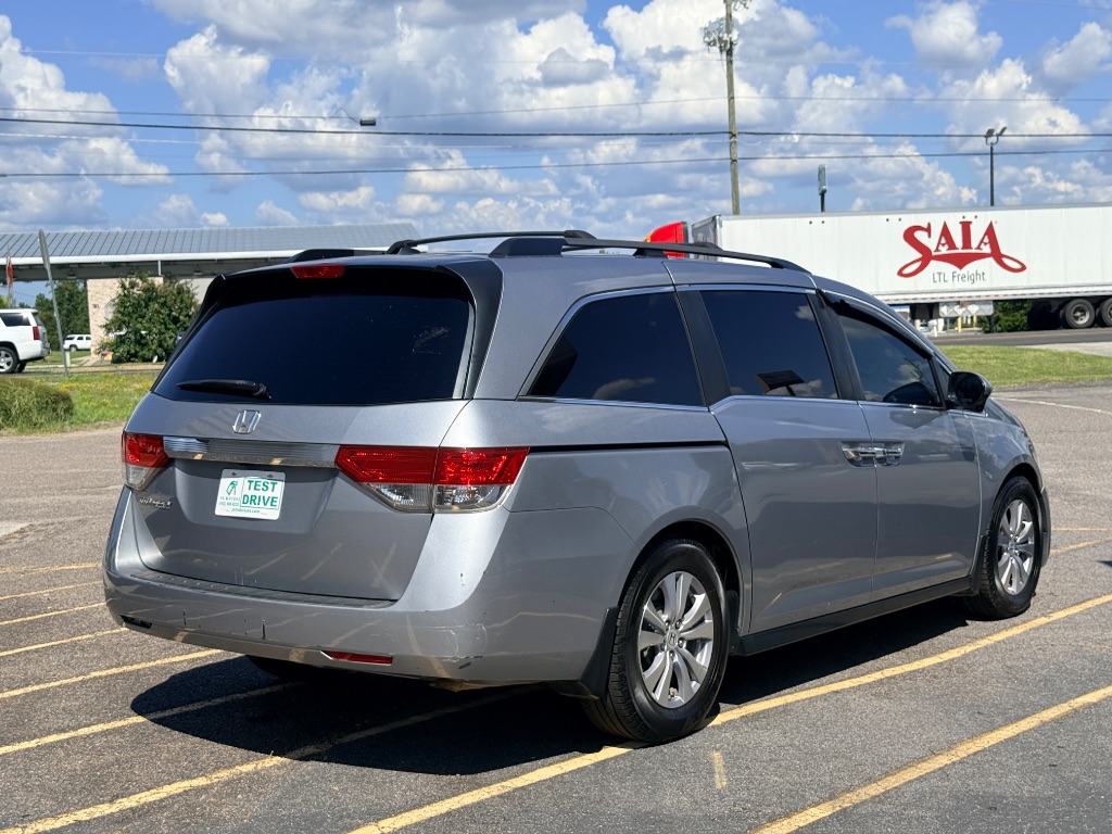 2016 Honda Odyssey - $9,000