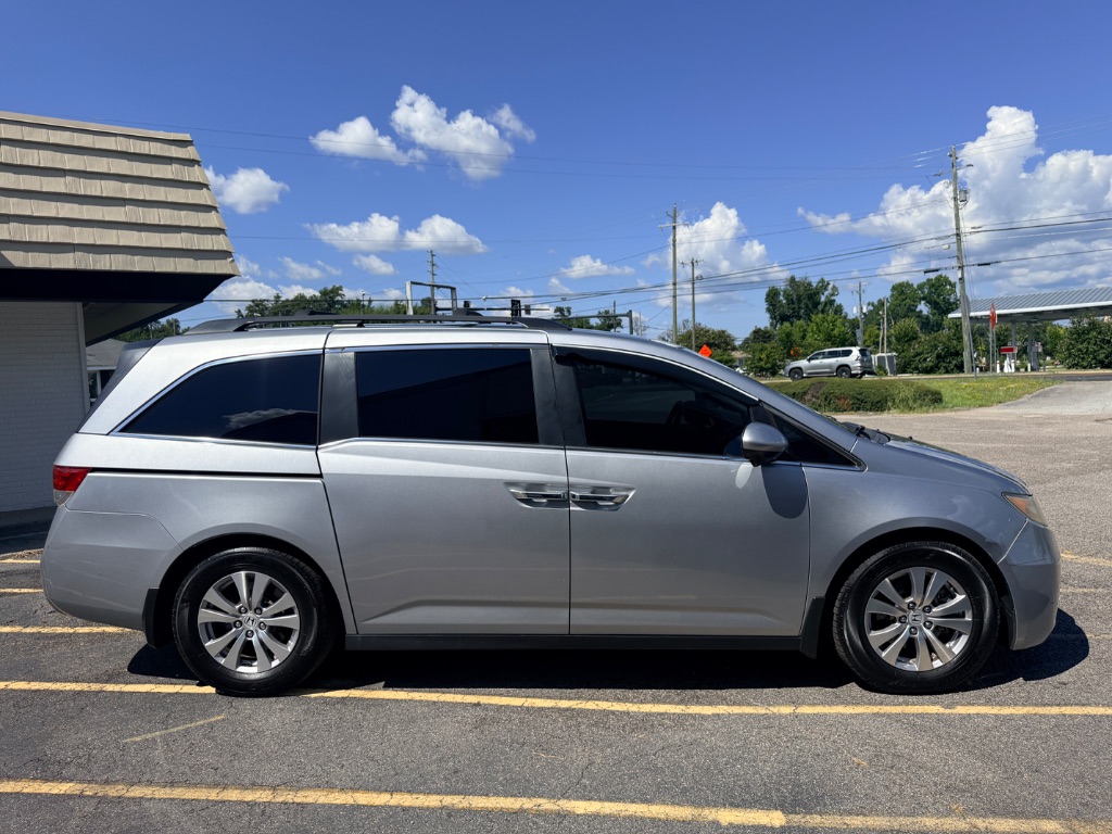 2016 Honda Odyssey - $9,000