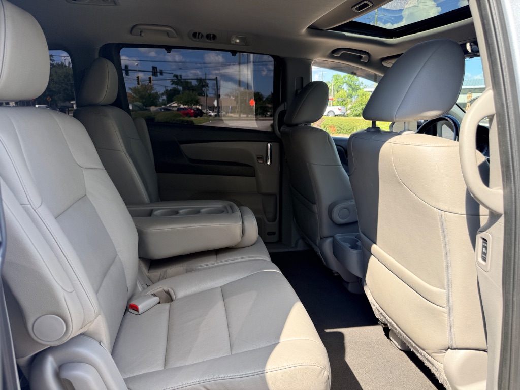 2016 Honda Odyssey - $9,000