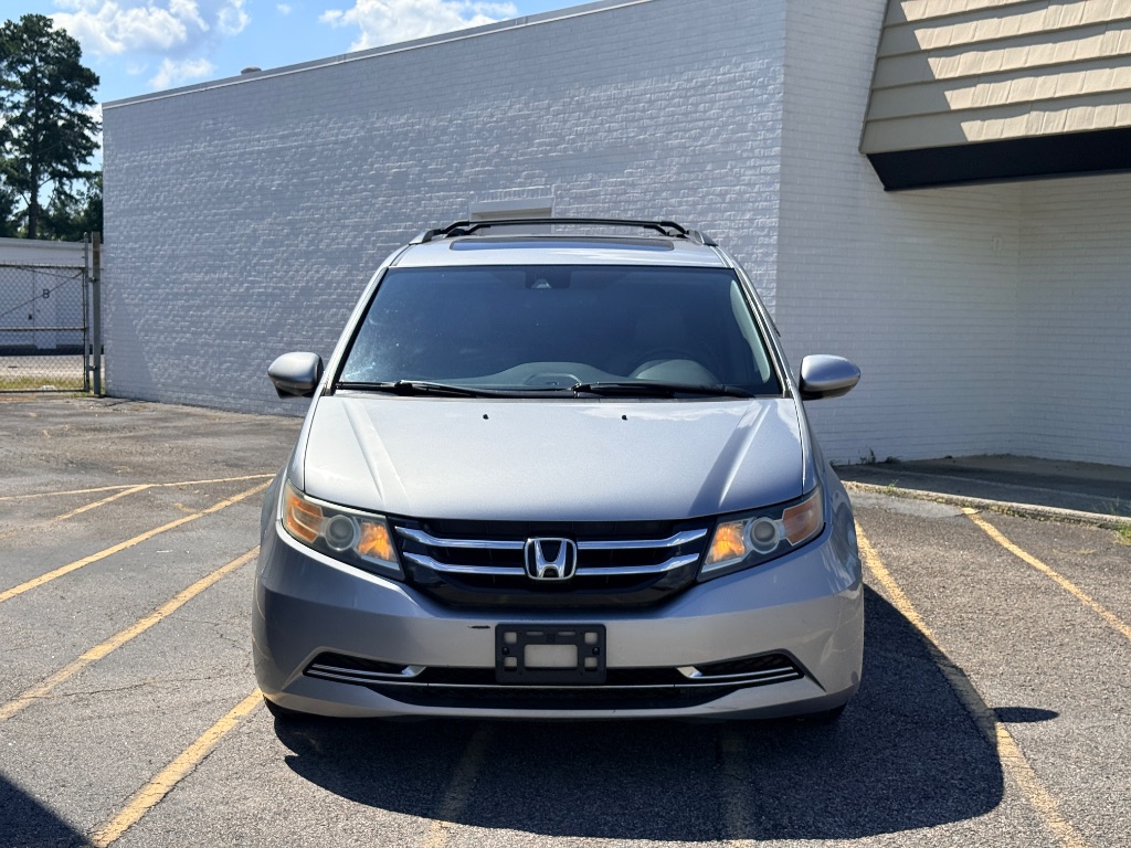 2016 Honda Odyssey - $9,000