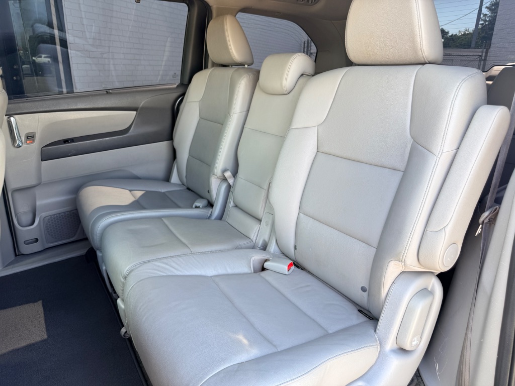 2016 Honda Odyssey - $9,000