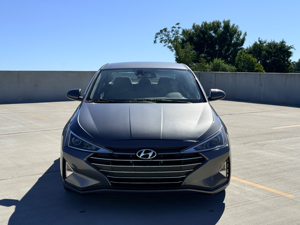 2020 Hyundai Elantra - $10,900