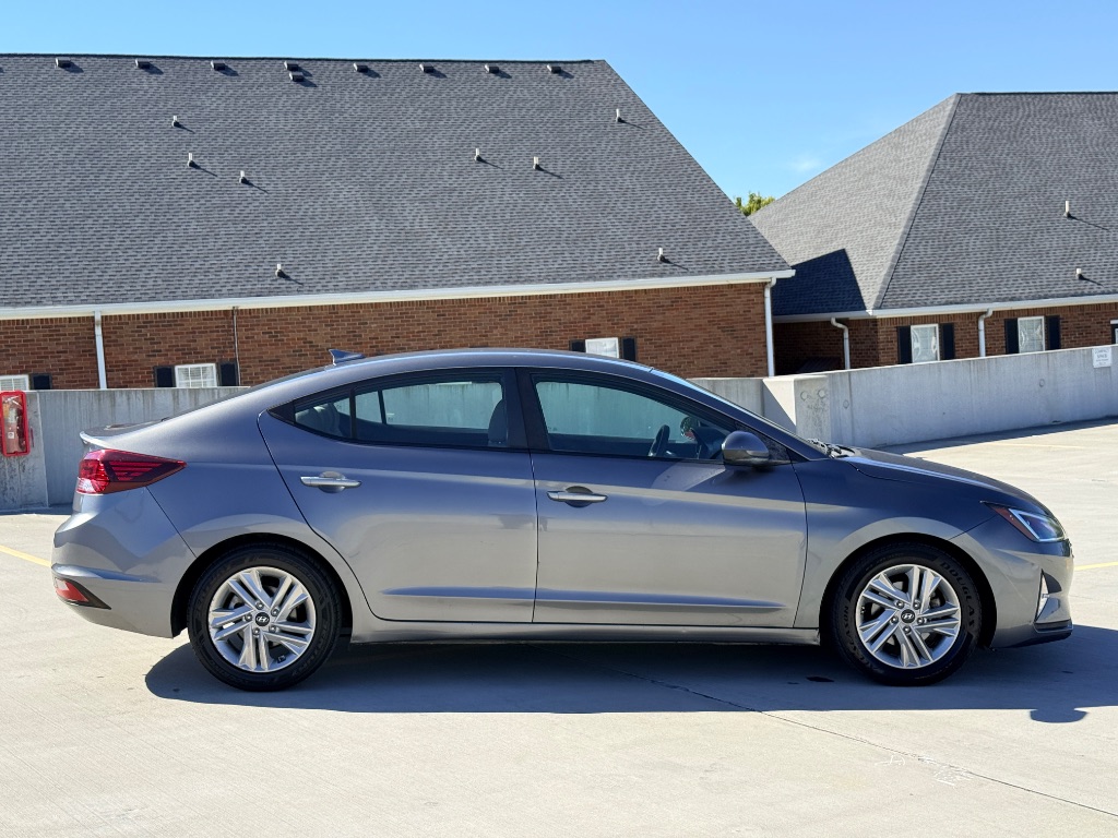 2020 Hyundai Elantra - $10,900