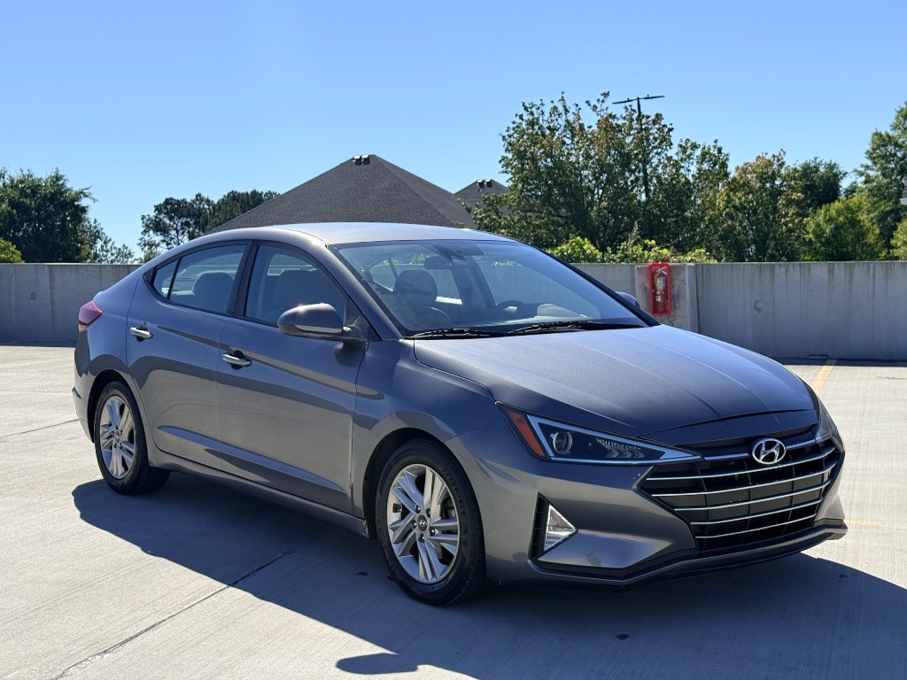 2020 Hyundai Elantra - $10,900