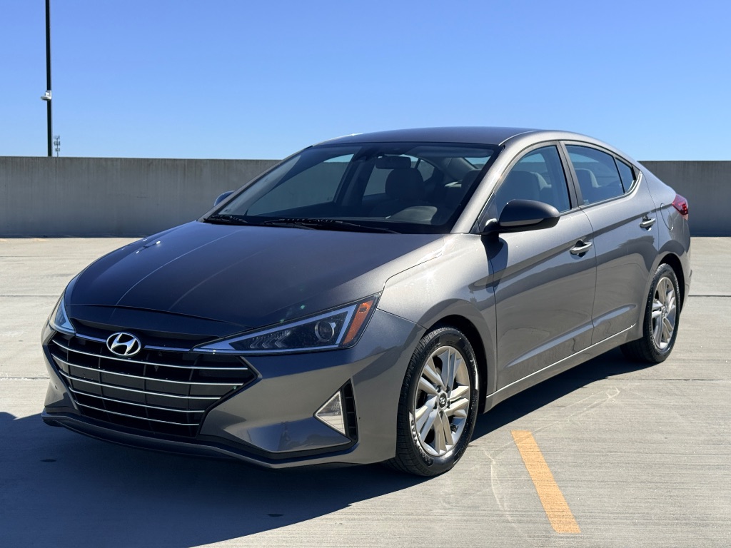 2020 Hyundai Elantra - $10,900