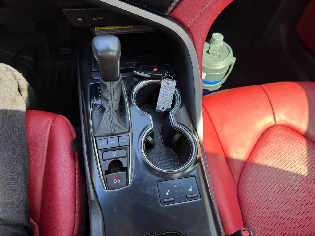 2020 Toyota Camry XSE photo