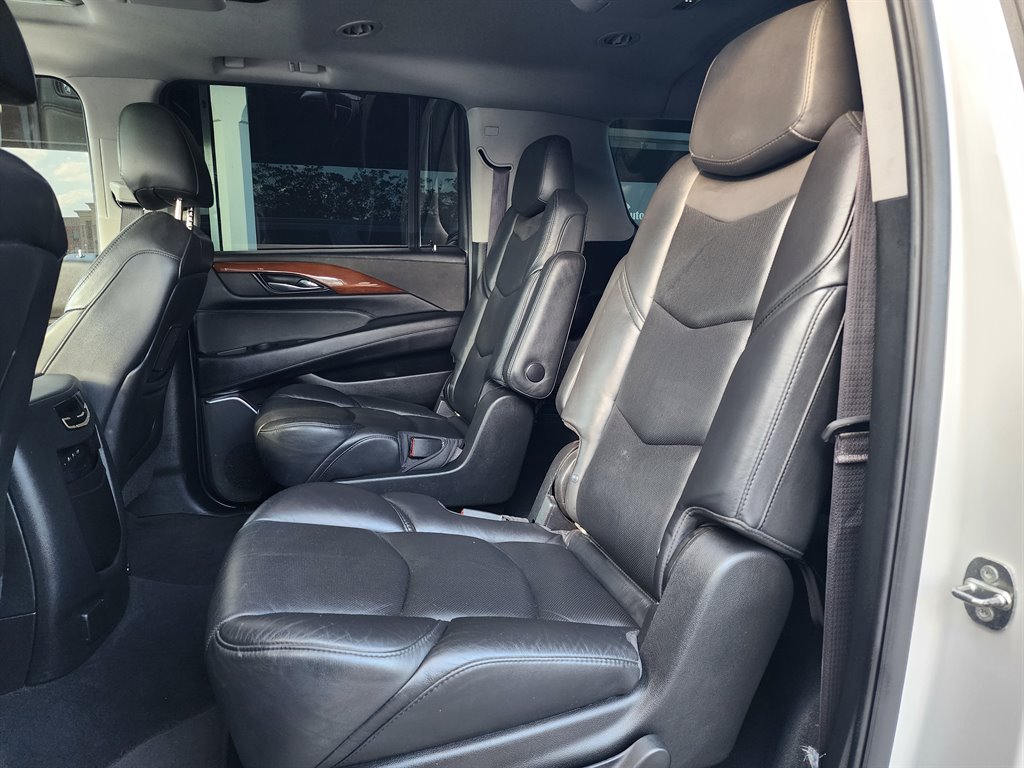 2017 Cadillac Escalade ESV Premium photo