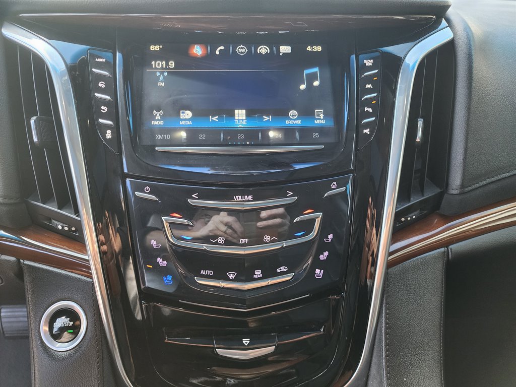 2017 Cadillac Escalade ESV Premium photo