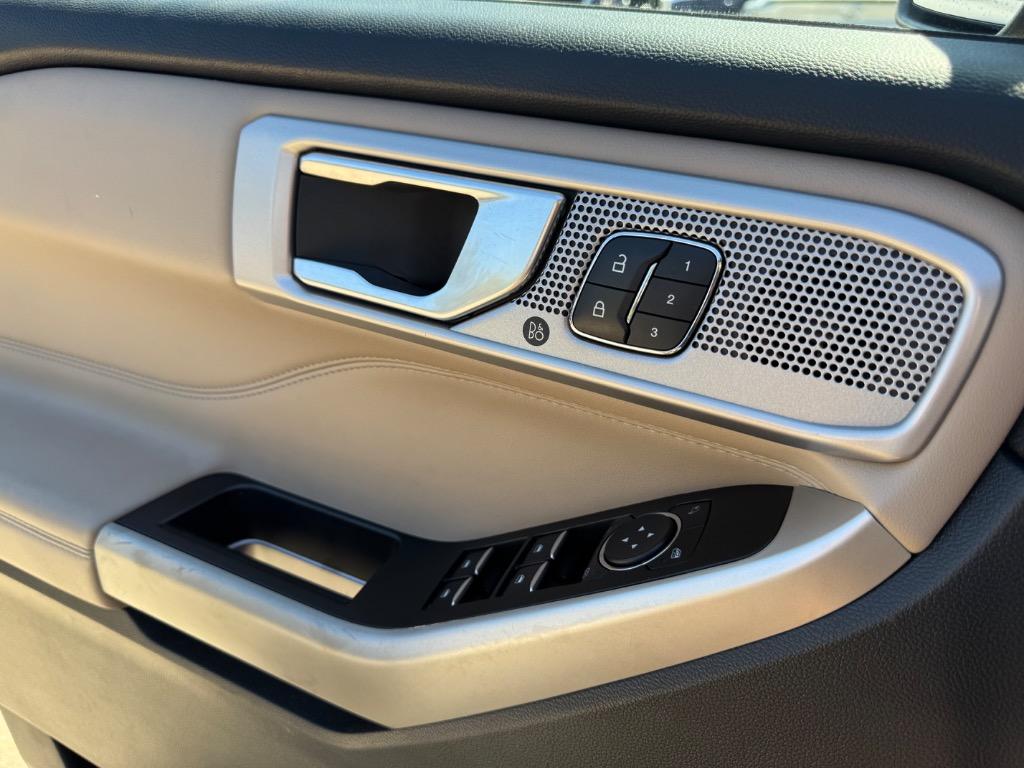 2021 Ford Explorer Limited photo